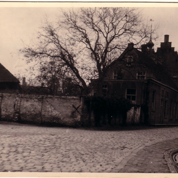    Nonnenstraat met het huis van Maarten van Rossum.
