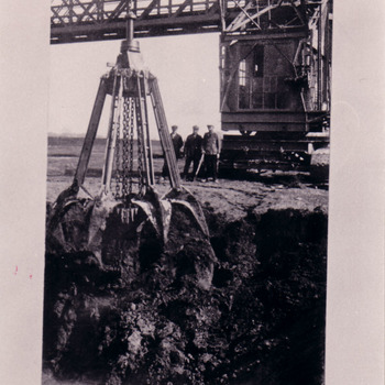    Bouw verkeers en spoorbrug over de waal bij Zaltbommel 1931.