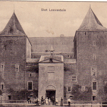      Slot Loevestein.