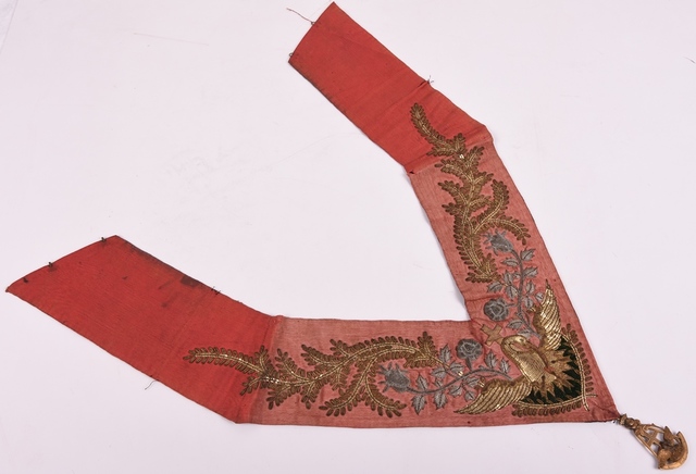 Kraagband met juweel van een Prins Rozenkruiser, 18de graad van de Schotse ritus