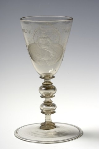 Kelkglas met voorstelling van Maagd van Gent