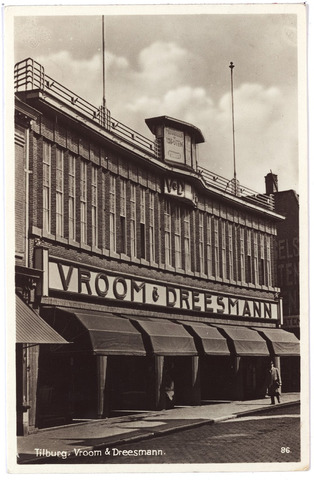 001118 - Het warenhuis Vroom en Dreesmann aan de Heuvelstraat, geopend op 11 April 1935, gebouwd in 1934 naar een ontwerp van architect Oscar Leeuw.